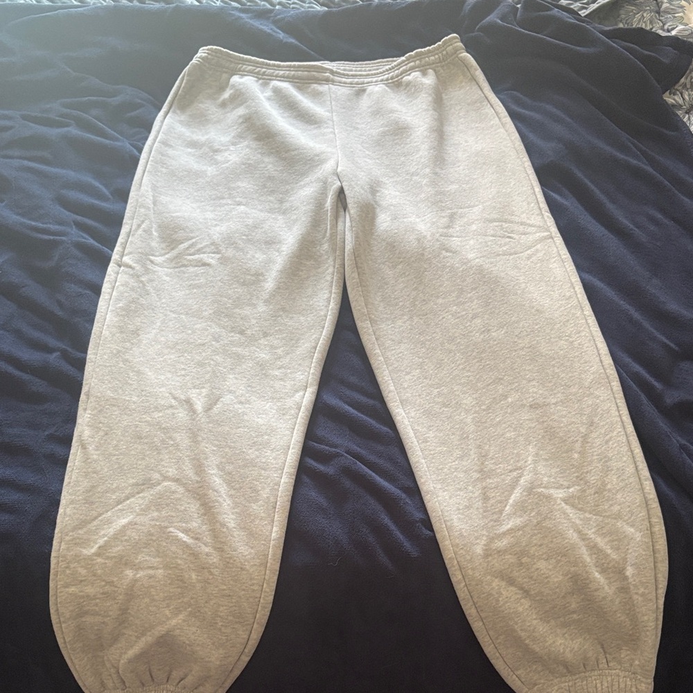 PARKE GREY SWEATPANTS NWOT